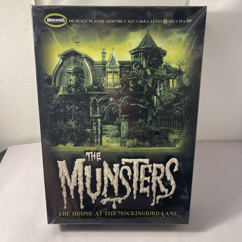 Moebius HO Scale The Munsters House at 1313 Mockingbird Lane Model Kit New - Picture 10 of 11